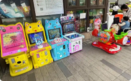 商店门口摇摇车